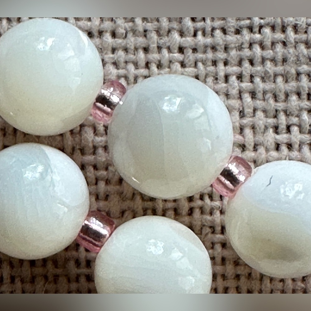 24 inch Mother of Pearl Necklace NWOT - Picture 13 of 16